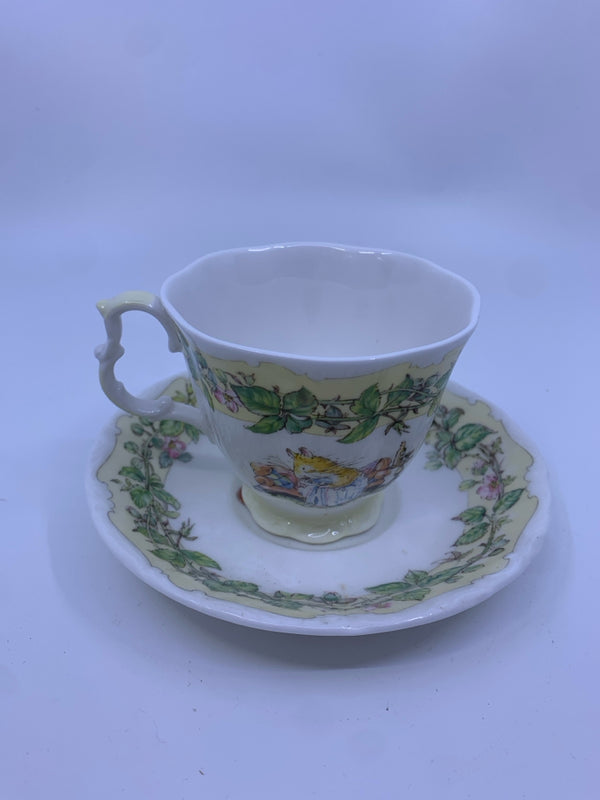 BRAMBLY HEDGE MOUSE TEACUP AND SAUCER.