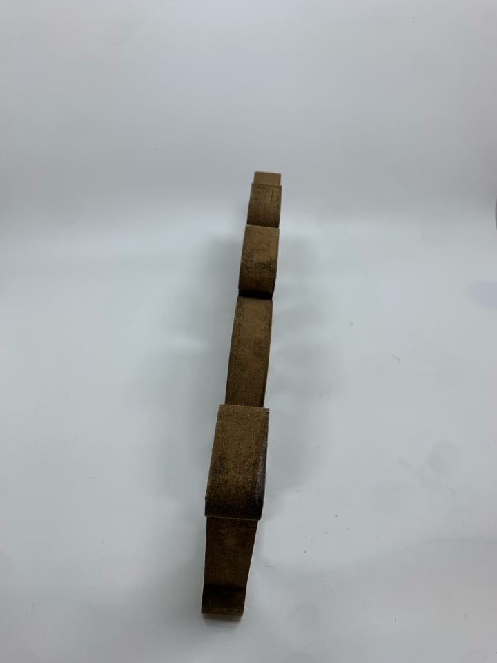 WOOD LOVE SIGN W/METAL.
