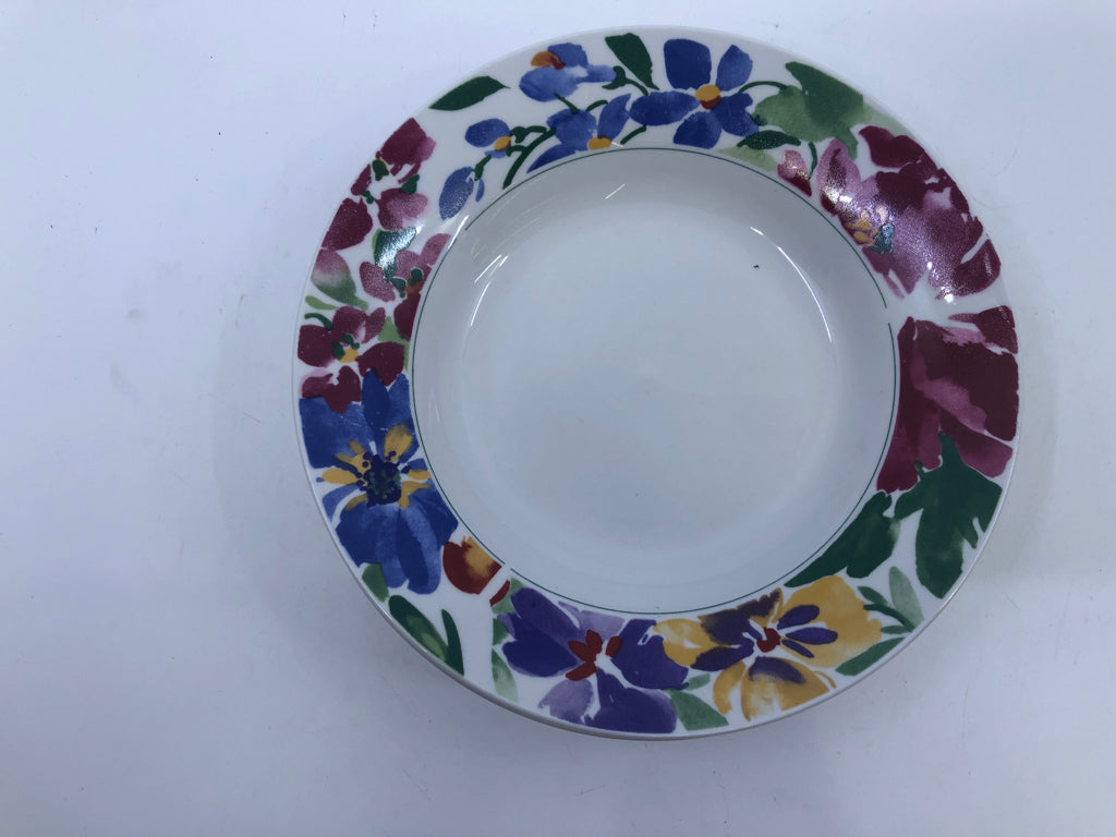 20 PC WHITE & FLORAL DISH SET.