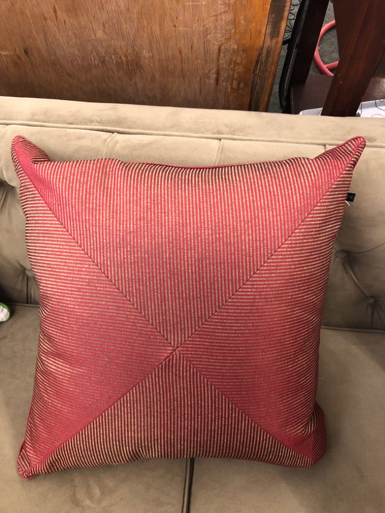 RED PILLOW STRIPED W/GOLD.