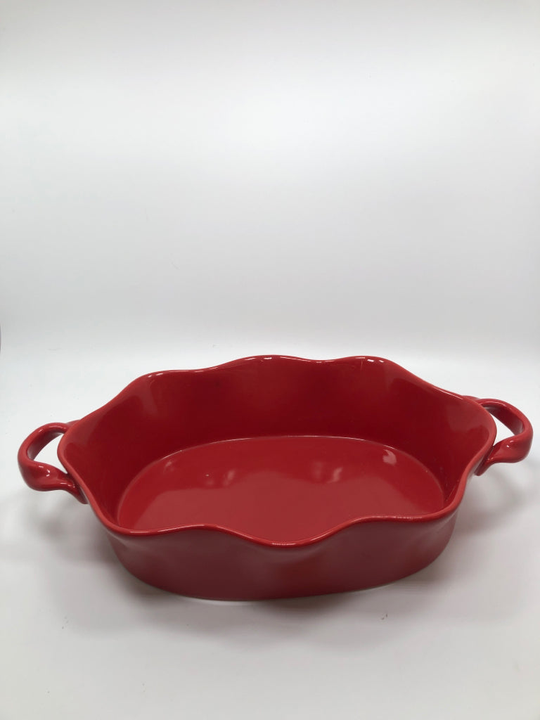 RED WAVY EDGE CASSEROLE DISH.