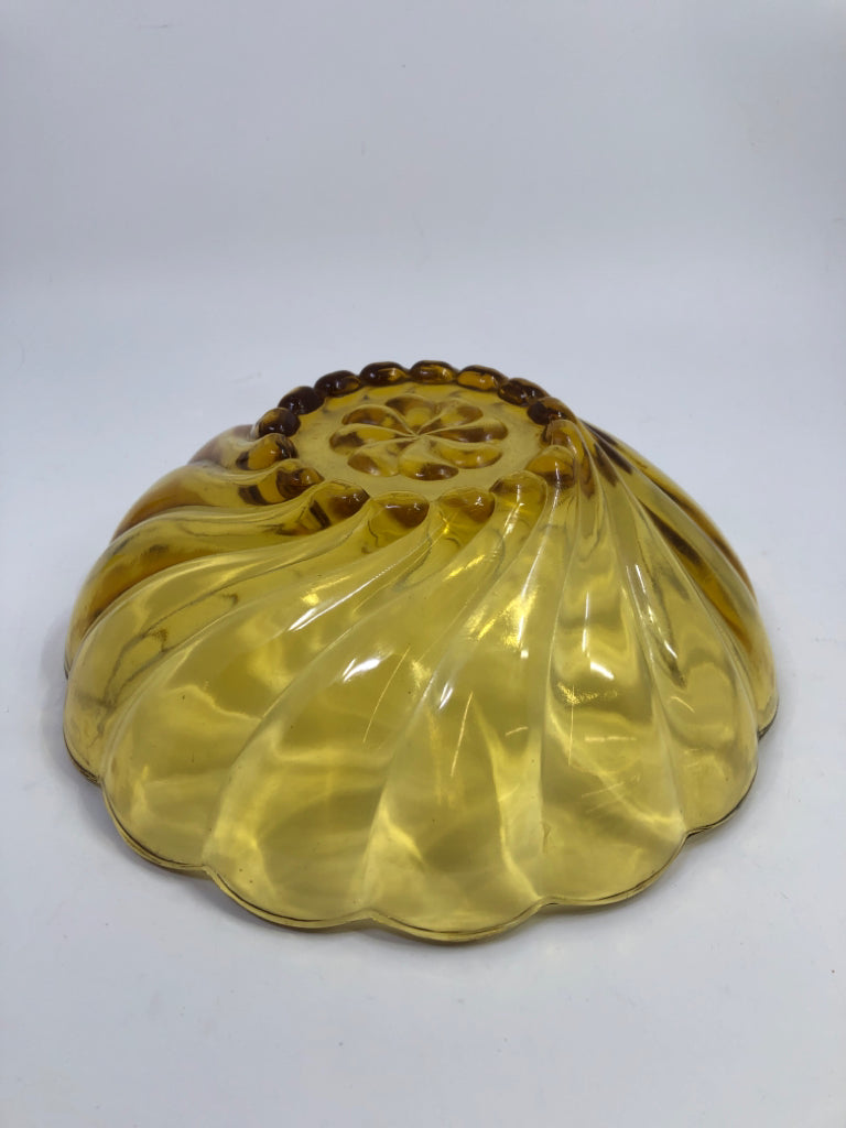 VTG AMBER GLASS BOWL W/WAVY EDGE.
