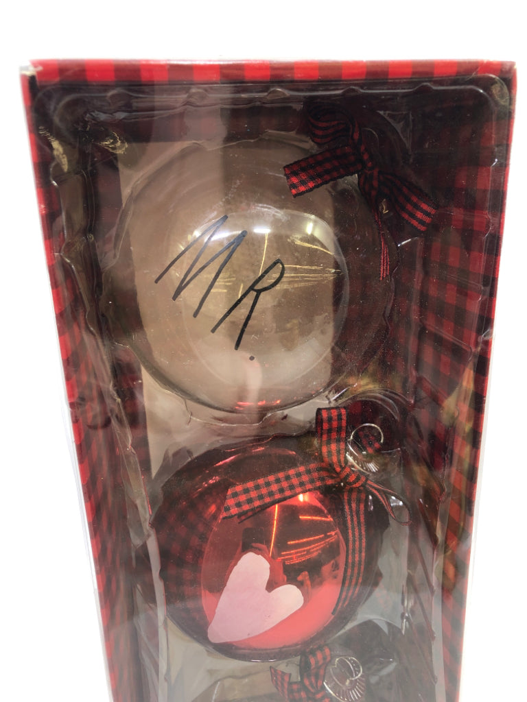 NIP MR & MRS ORNAMENTS RAE DUNN.