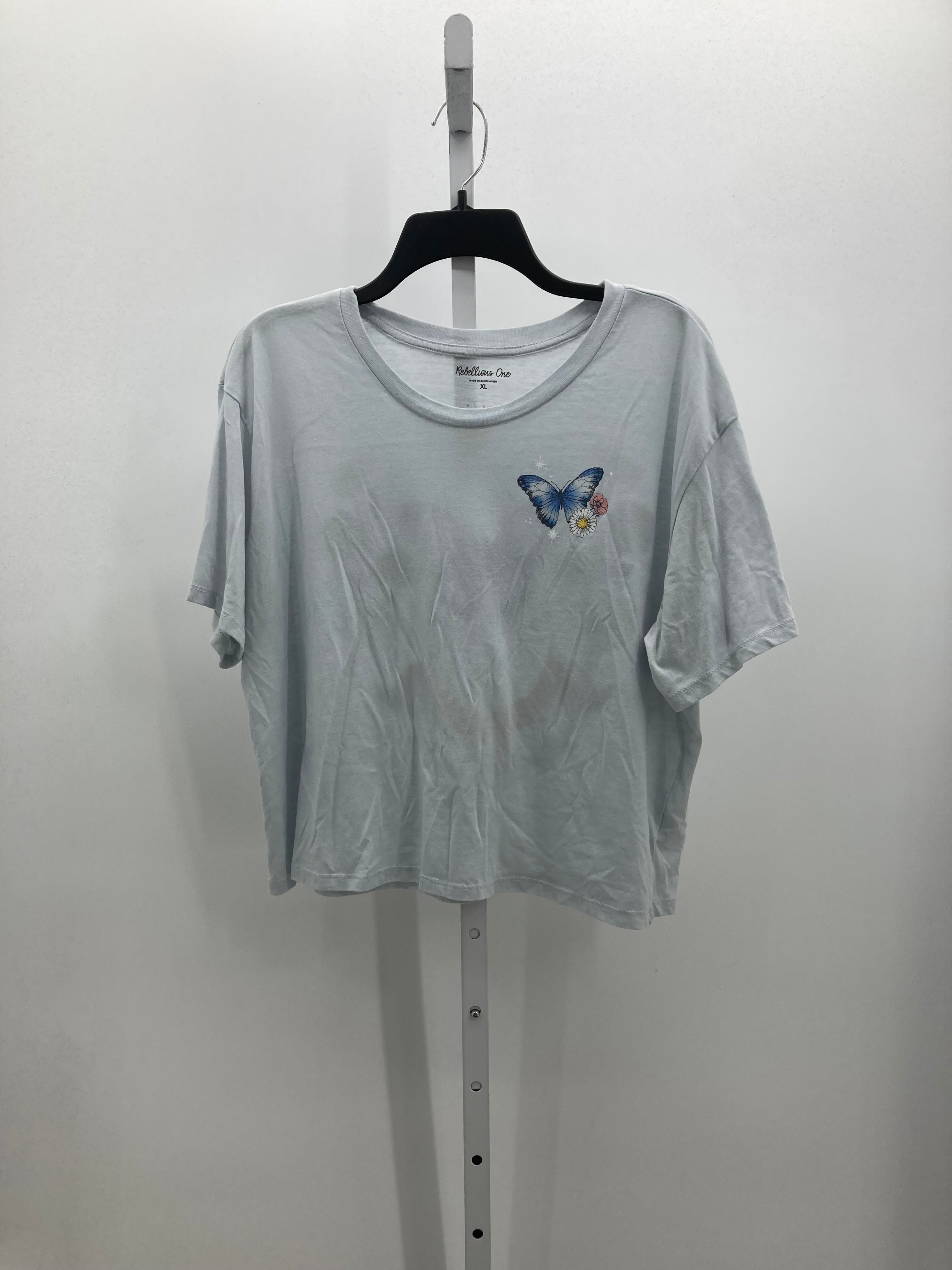 Size Extra Large Juniors Short Sleeve Shirt
