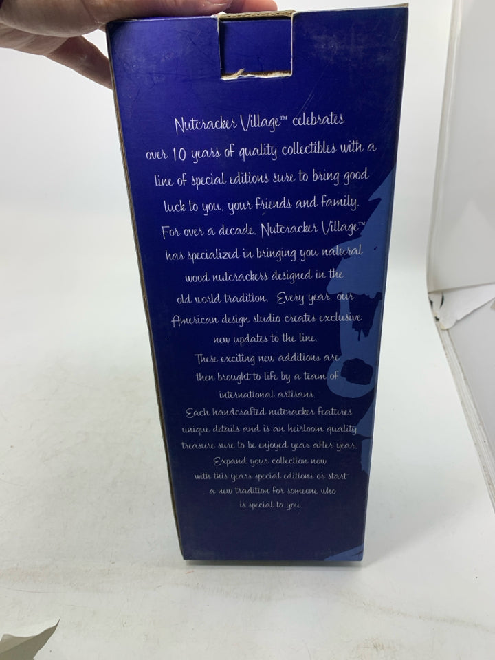 VTG IN BOX NUTCRACKER VILLAGE IN SILVER SOLDIER.