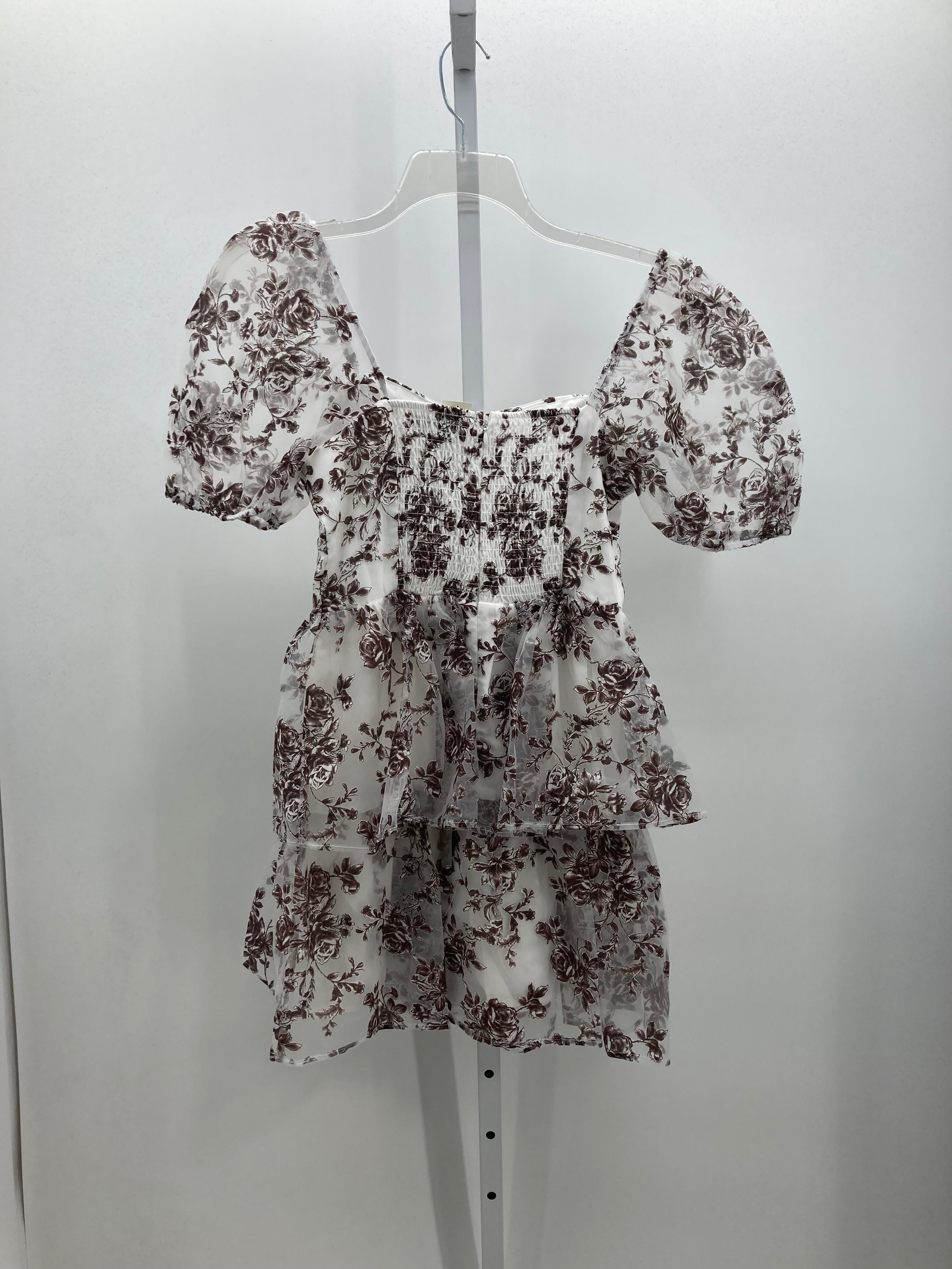 Size Medium Juniors Short Sleeve Dress