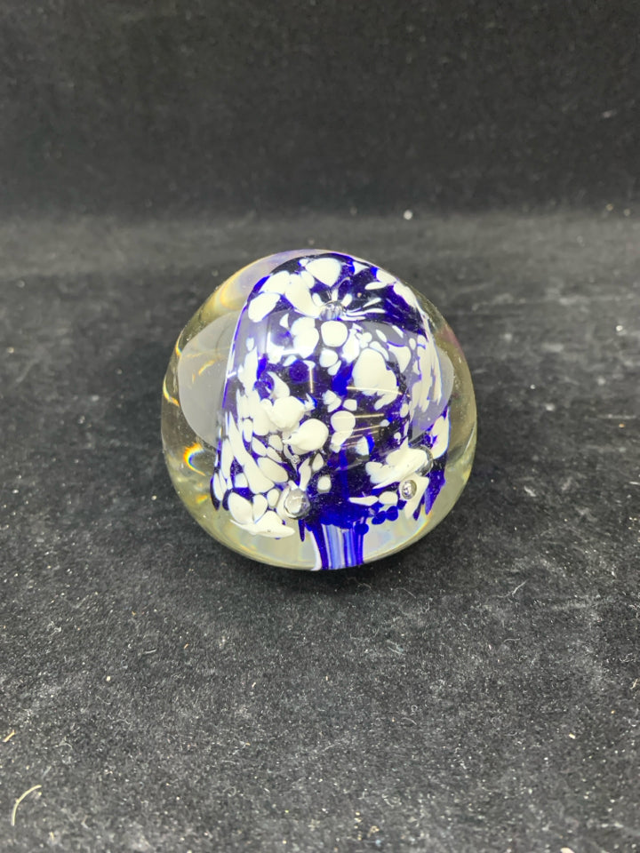 SMALL CLEAR GLASS BLUE/WHITE SWIRL INSIDE PAPERWEIGHT.