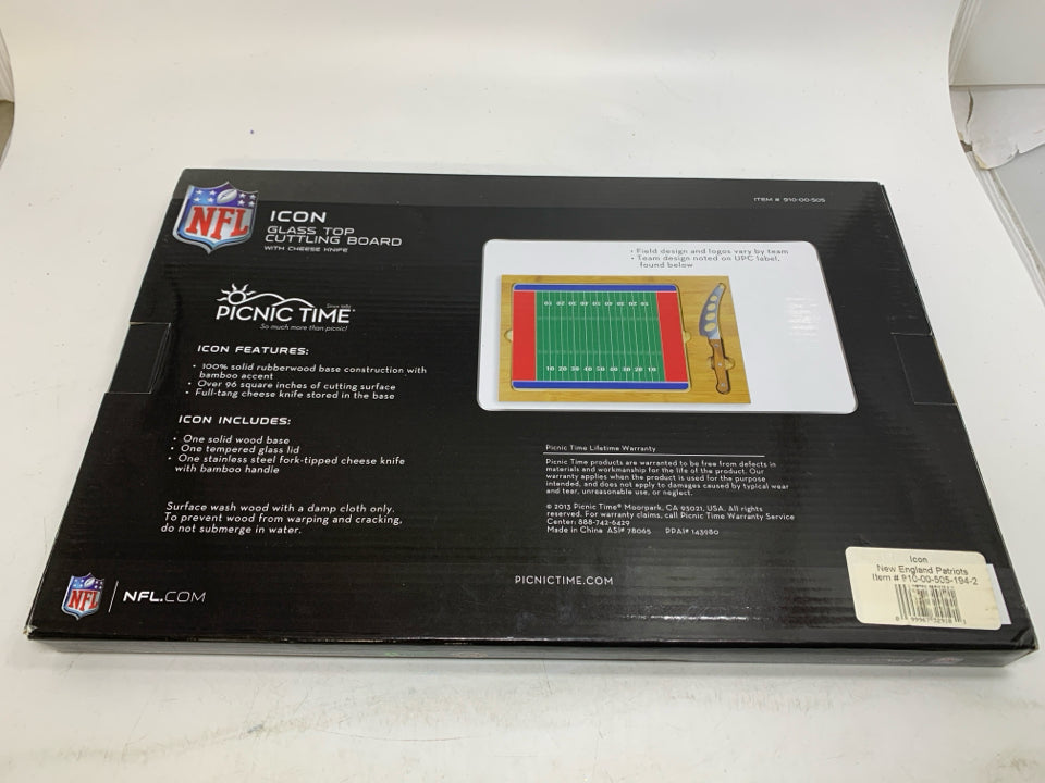 NIB GLASS TOP CUTTING BOARD W/ CHEESE KNIFE.