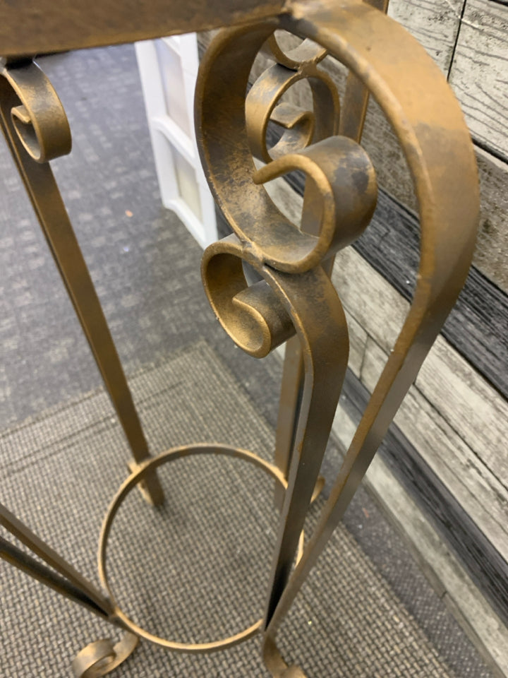 GOLD METAL GLASS TOP PLANT STAND.