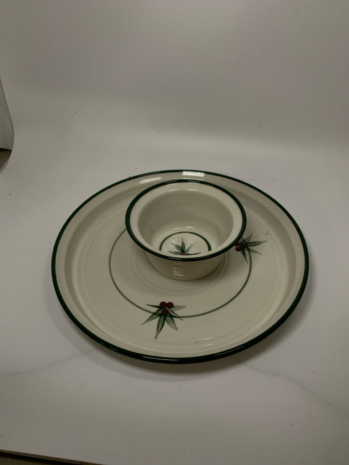 2 PC LIP PLATE W/ BOWL CHIP/DIP HOLLY PAINTED DETAILS.