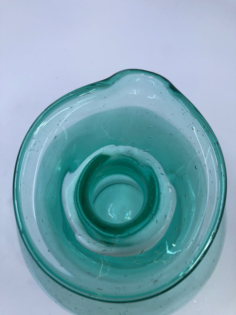 BLUE BLOWN GLASS NARROW NECK VASE. 7"