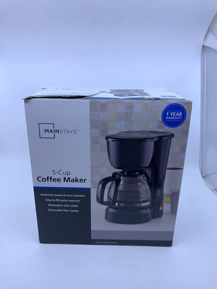 MAINSTAY 5-CUP COFFEE MAKER NEW IN BOX.