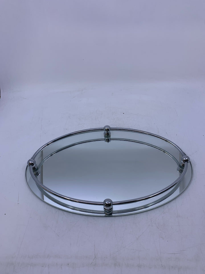 OVAL MIRROR TRAY W/ LIFTED EDGE.
