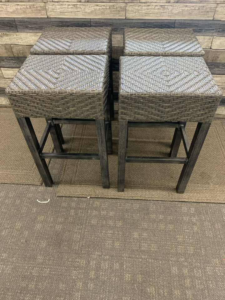 4 GREY WOVEN STOOLS.