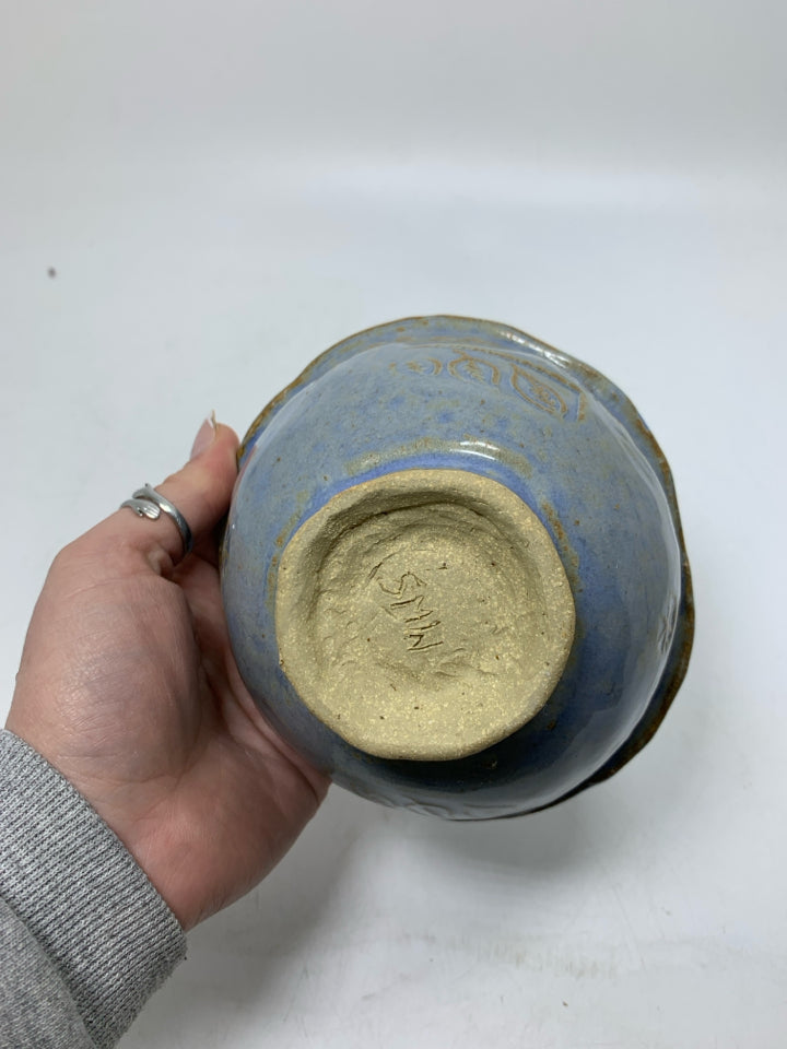 FOOTED LIGHT BLUE EMBOSSED POTTERY BOWL.
