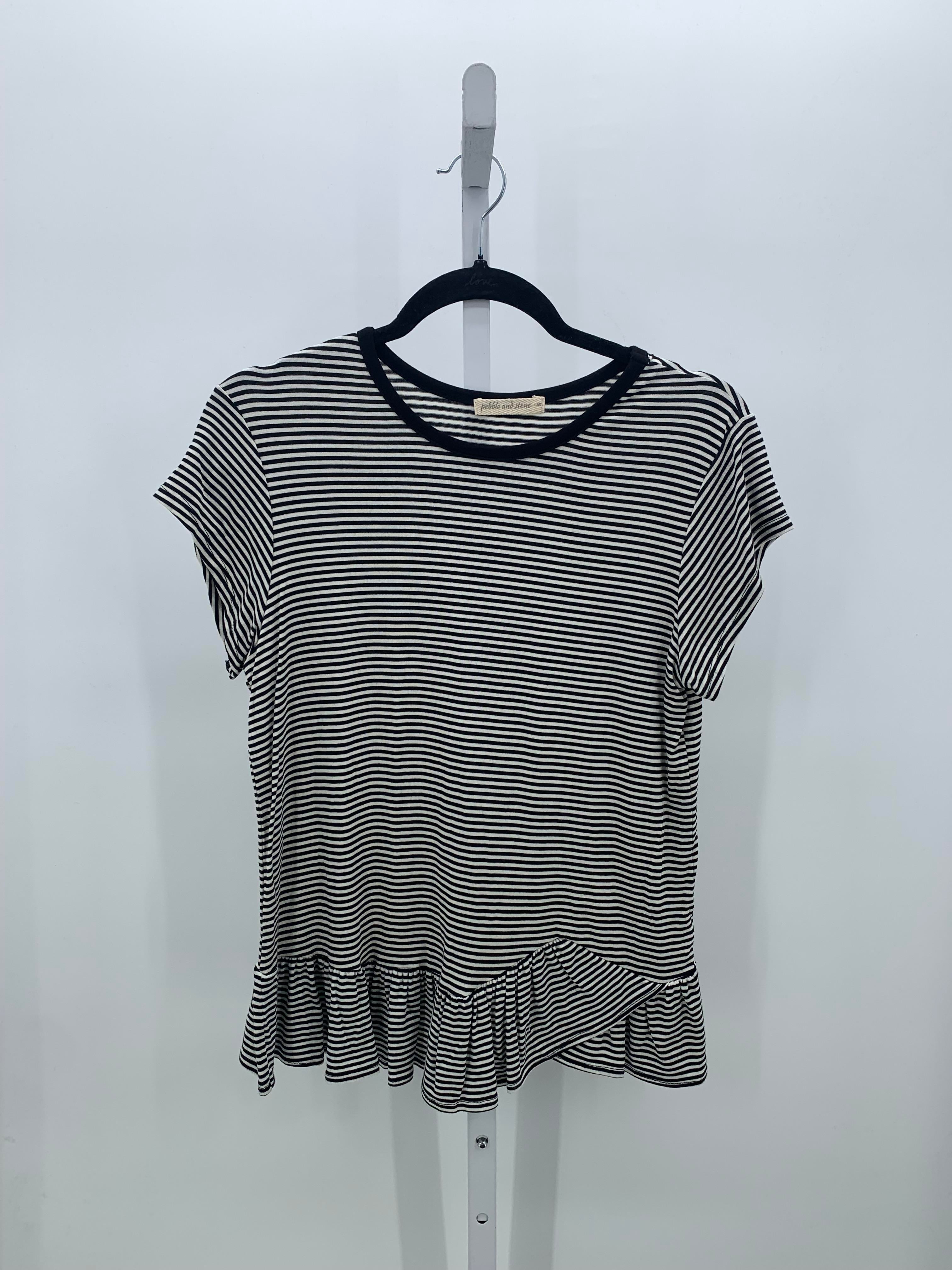 Size Medium Misses Short Sleeve Shirt