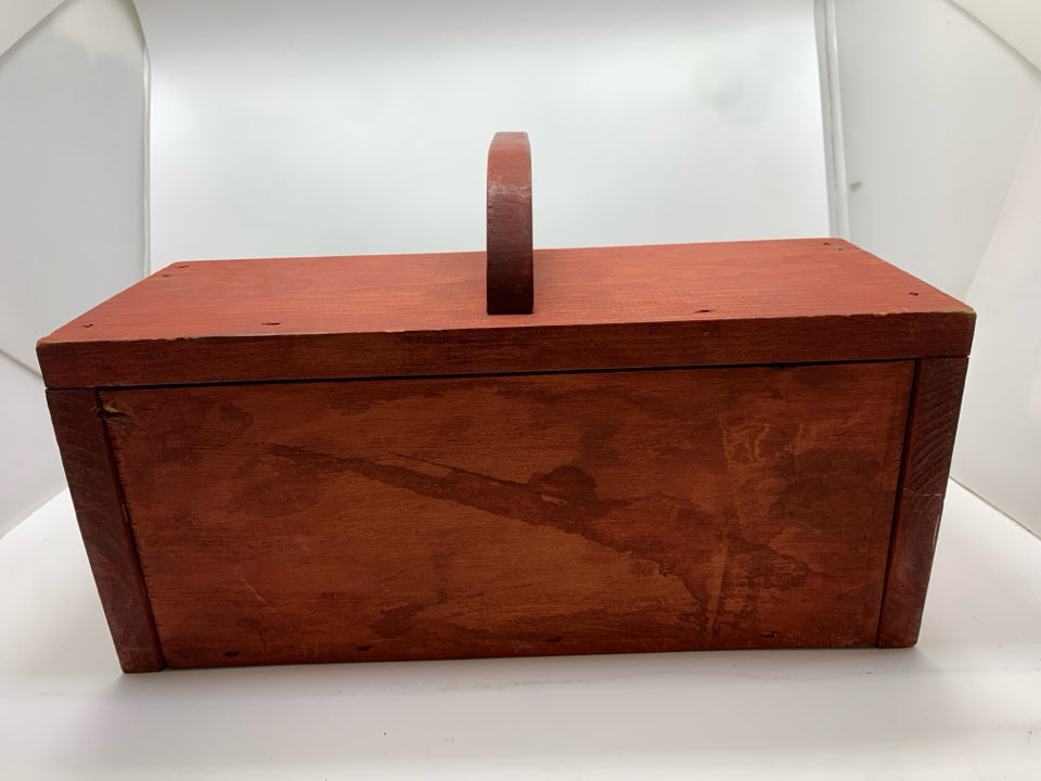 PRIMITIVE WOODEN CRANBERRY SCOOP.