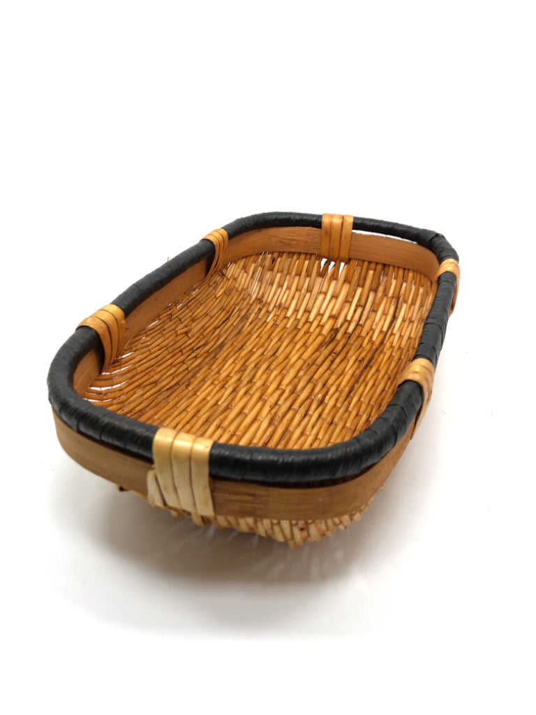 WICKER BOWL BASKET W/BLACK RIM.