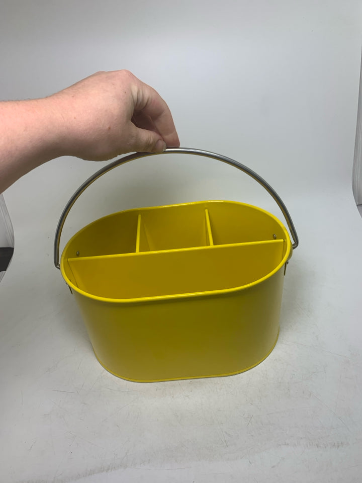 METAL DIVIDED UTENSIL HOLDER W/ HANDLE.