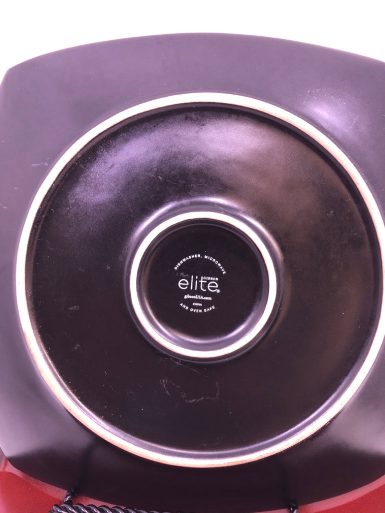 16 PC SVC 4 BLACK + RED DISH SET.