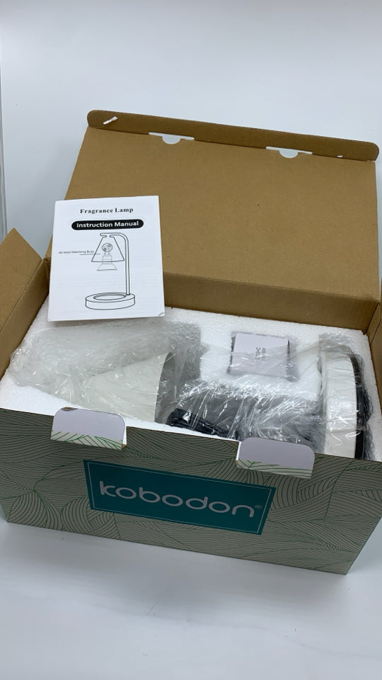NIB WHITE CANDLE WARMER LAMP.