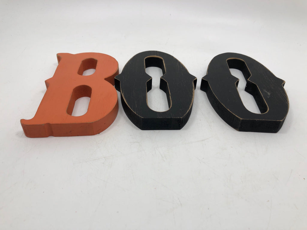 BOO WOOD BLOCK LETTERS.