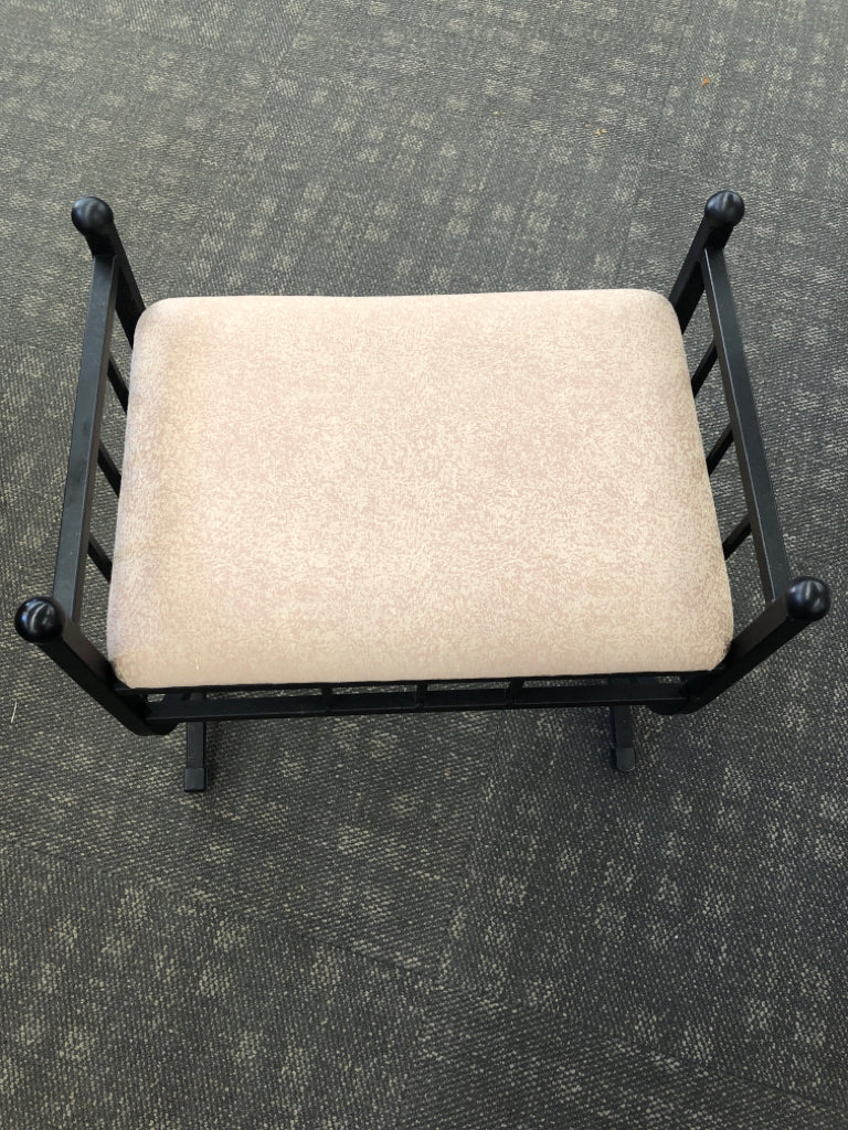BLACK METAL STOOL BEIGE SEAT.