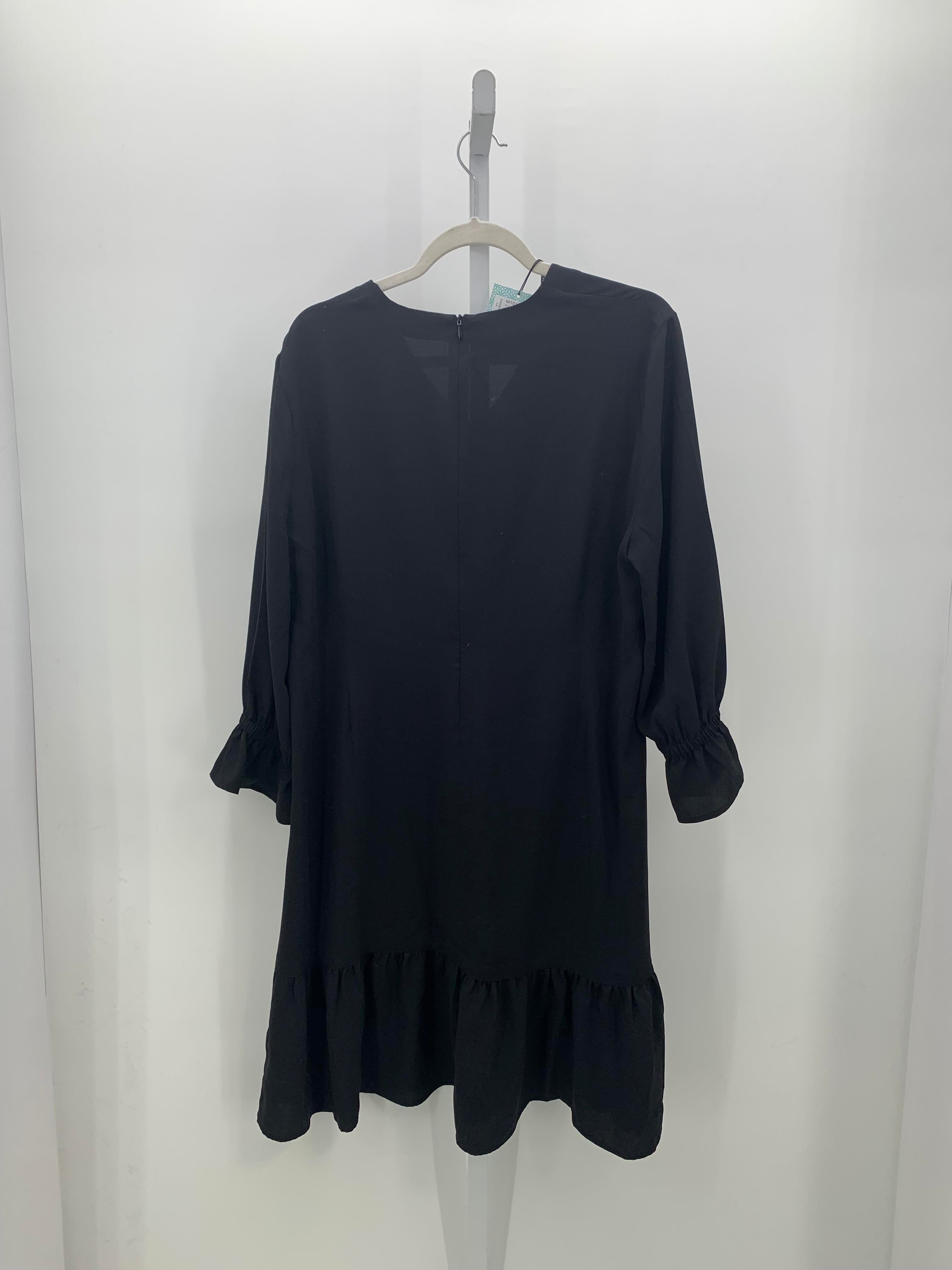 Size Large Misses 3/4 Sleeve Dress