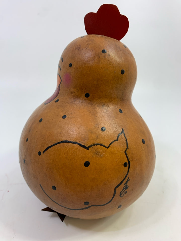 PRIMITIVE GOURD CHICKEN W/METAL FEET.