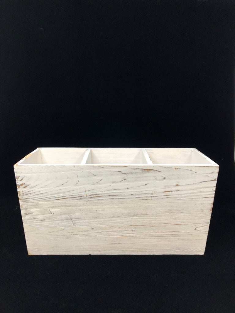 WHITE WOOD UTENSIL ORGANIZER BOX.