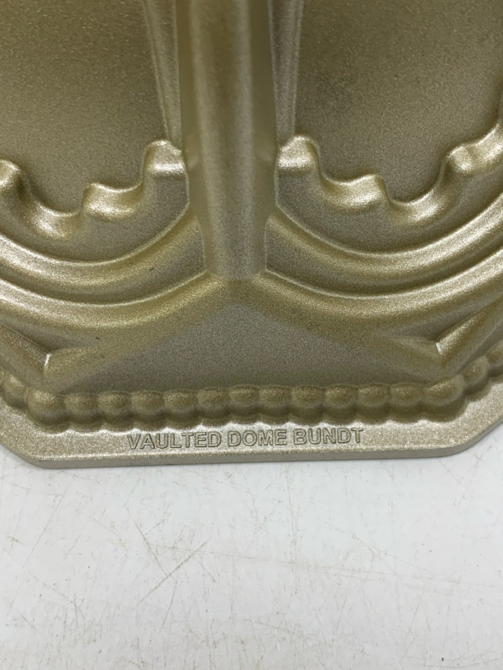 VAULTED DOME BUNDT PAN CATHEDRAL HEAVY CAST ALUMINUM PAN.