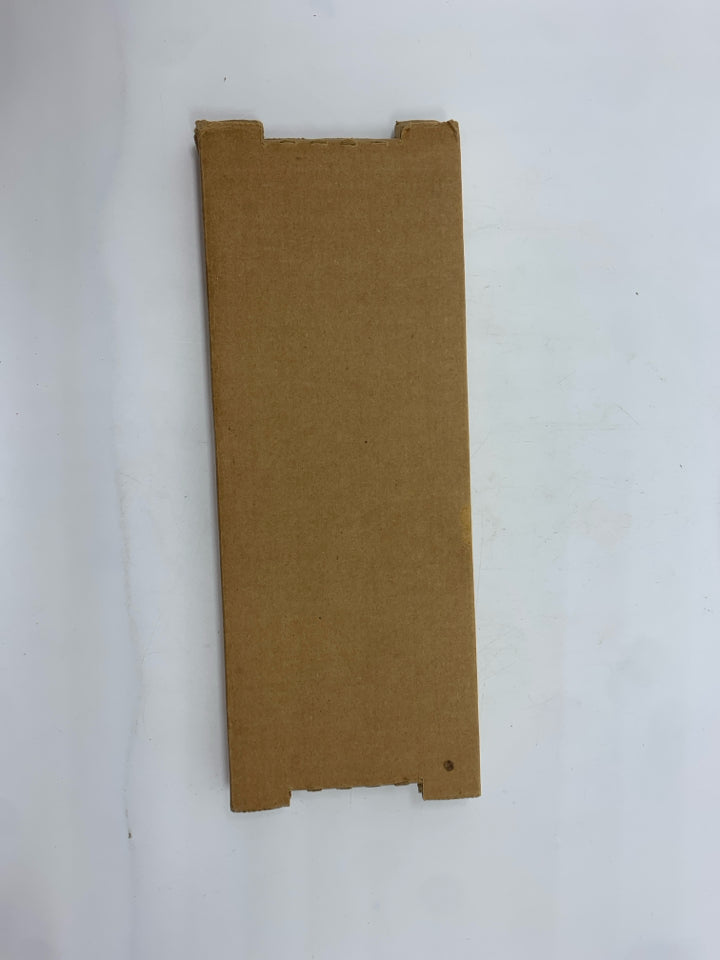 NIB BREAD BASKET BRICK.