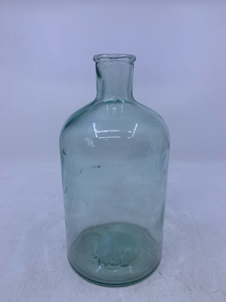 RECYCLED GLASS VASE.