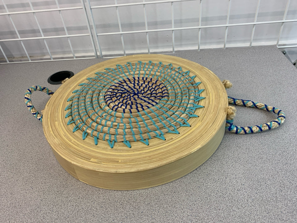 ROUND BAMBOO TRAY W/TEAL WEAVE.