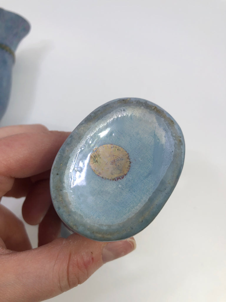 2PC VTG BLUE+ORANGE LUSTERWARE CORNUCOPIA VASE.