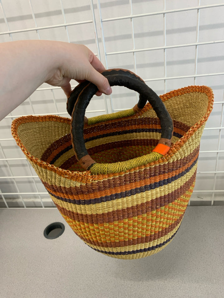 NWT SM MULTI-COLOR WOVEN BASKET BAG.