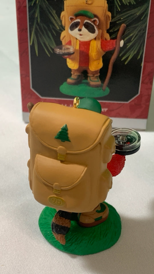 HALLMARK HOLIDAY CAMPER- CAMPING RACOON.