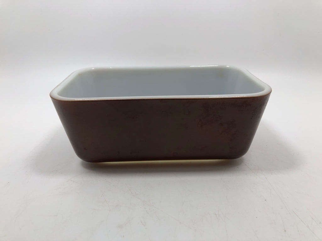 VTG SM BROWN PYREX RECTANGLE DISH.