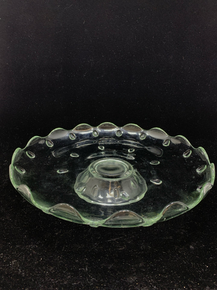 CLEAR GLASS CAKE STAND W/RUFFLED EDGE.