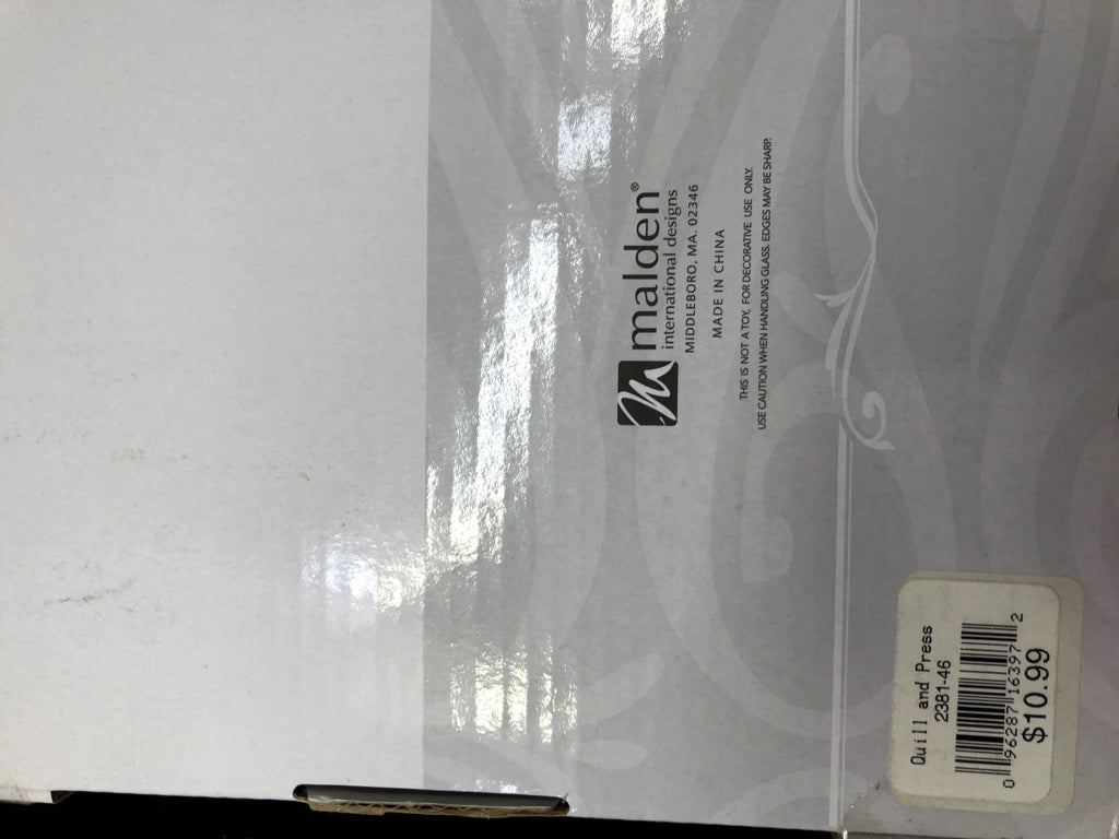 NIP BROWN PICTURE FRAME W/METAL BORDER MALDEN.