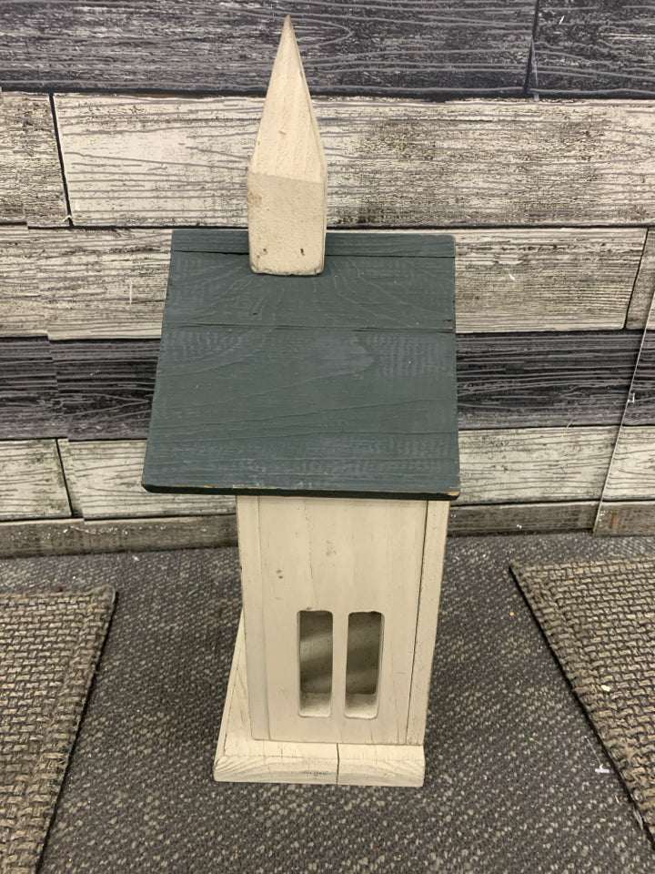 DISTRESSED CHURCH STYLE WOODEN CLOCK.