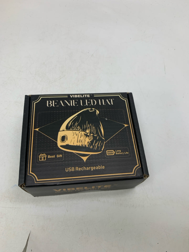 NIB BEANIE LED LIGHT UP HAT.