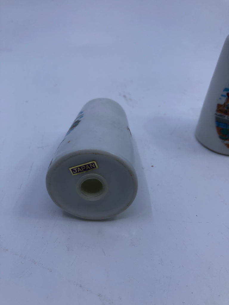 VTG NEW ORLEANS THEMED S/P SHAKERS.