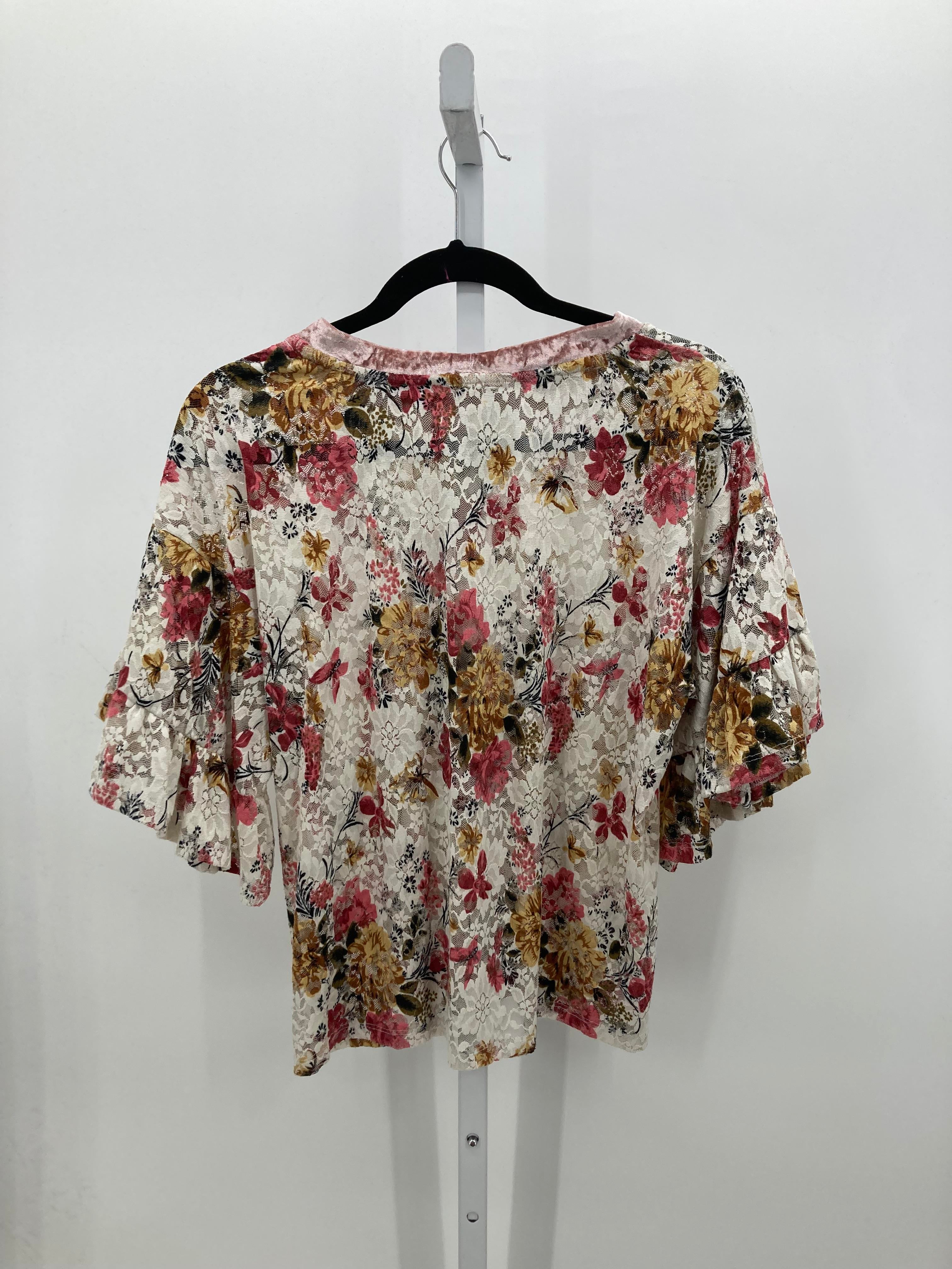 Size Medium Misses Short Sleeve Shirt