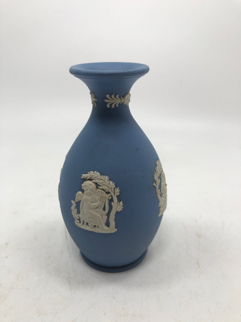 SM BLUE JASPERWARE WEDGWOOD VASE.