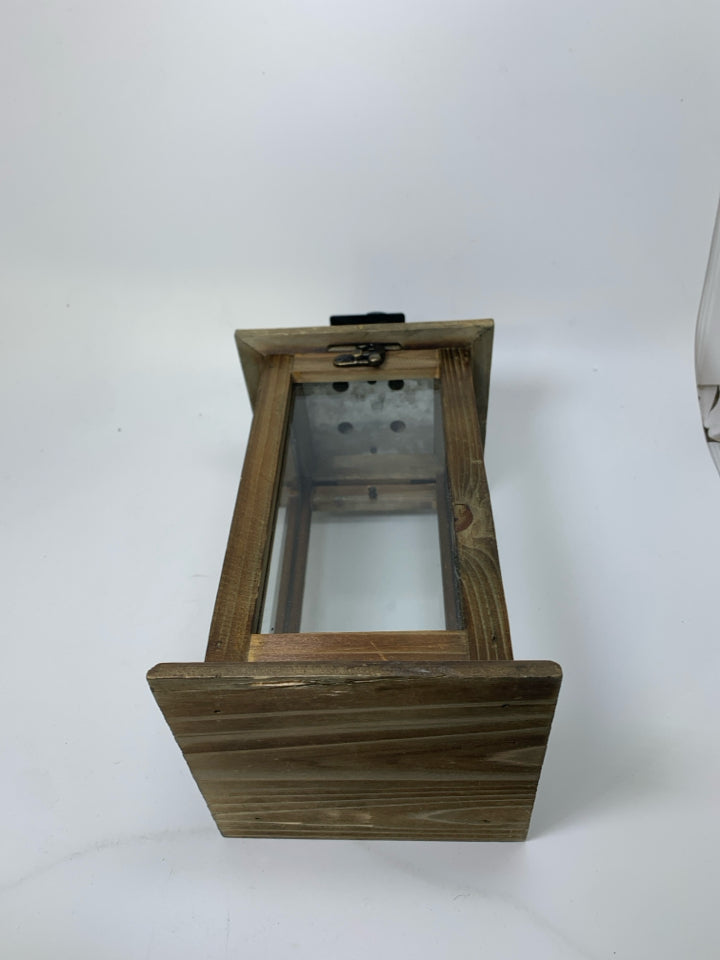 WOOD FLIP TOP LANTERN.