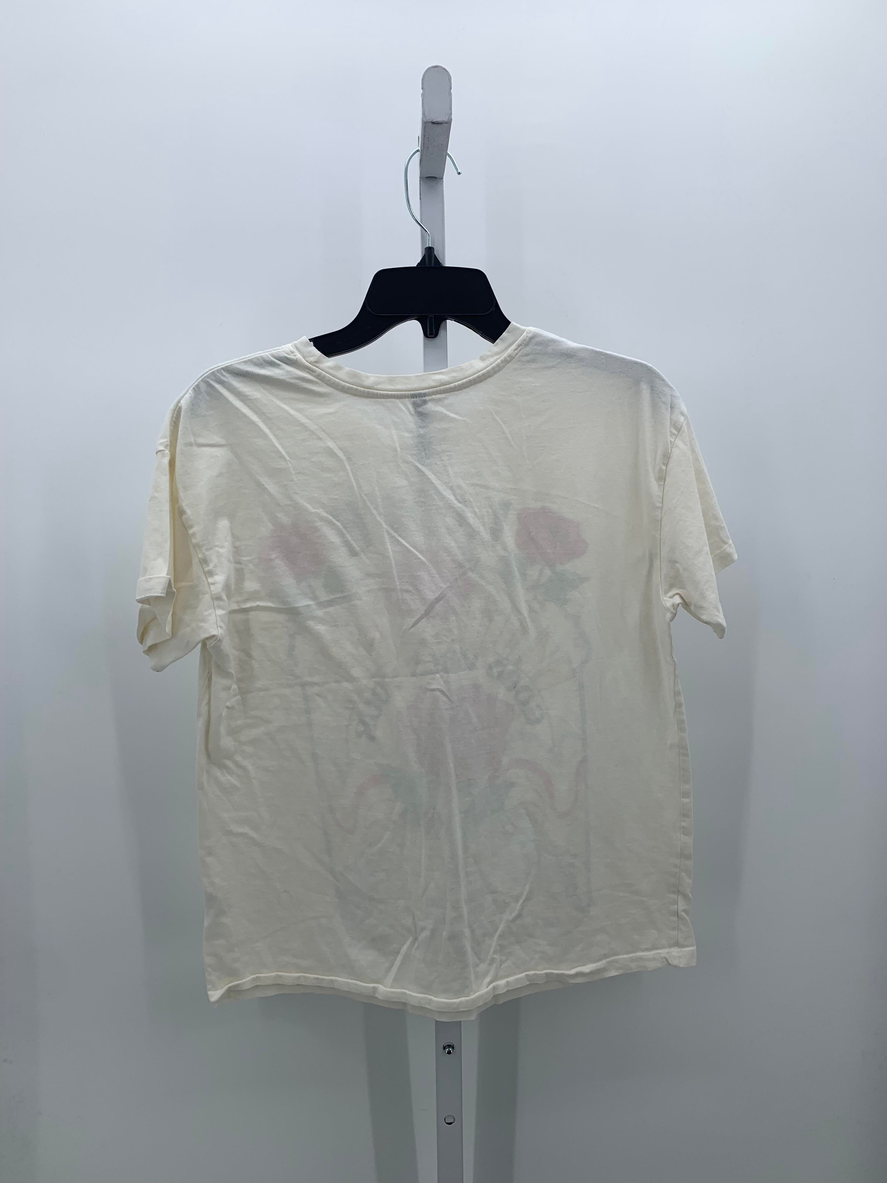 Size Medium Juniors Short Sleeve Shirt