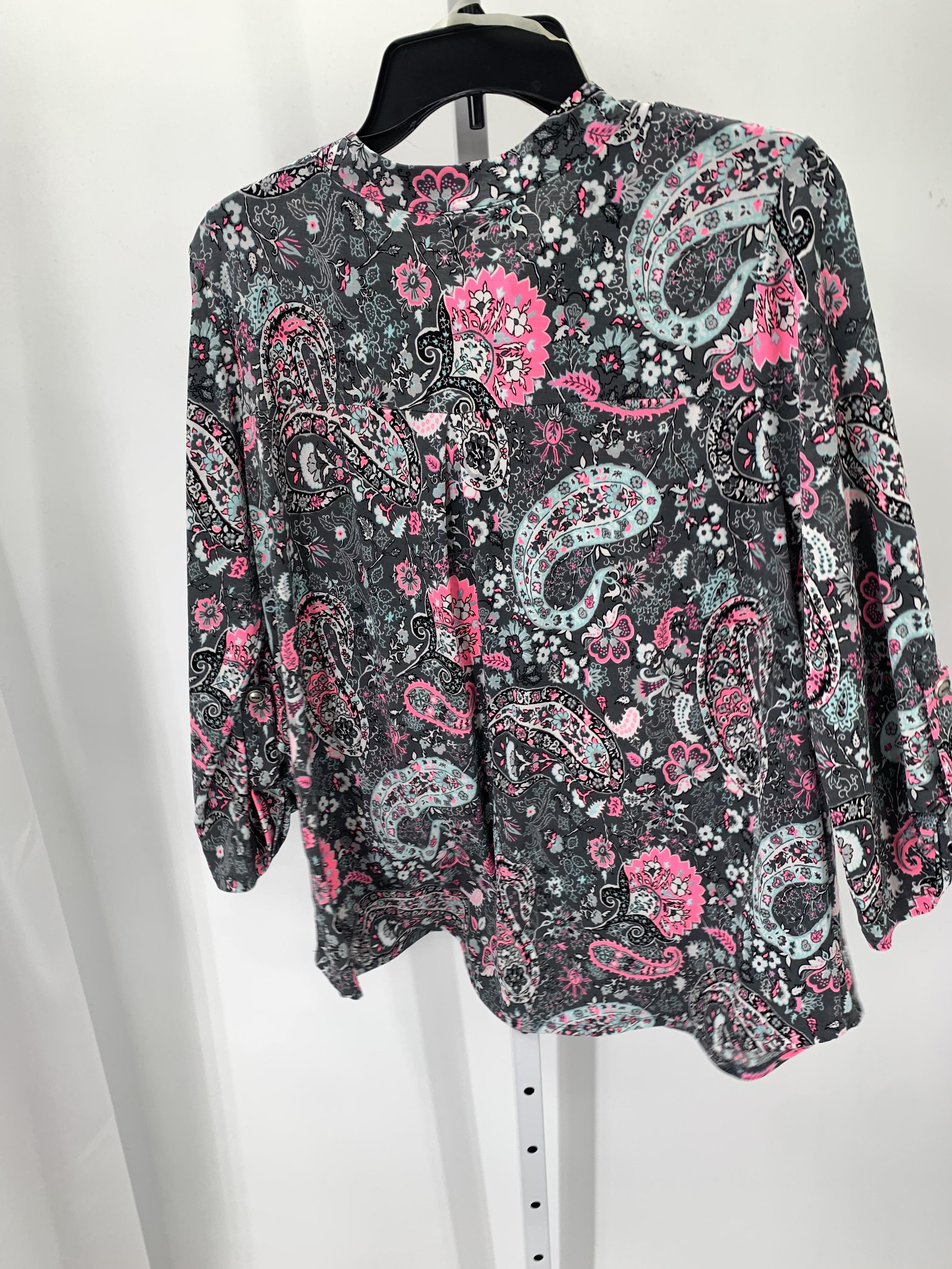 Size Medium Misses 3/4 Sleeve Shirt