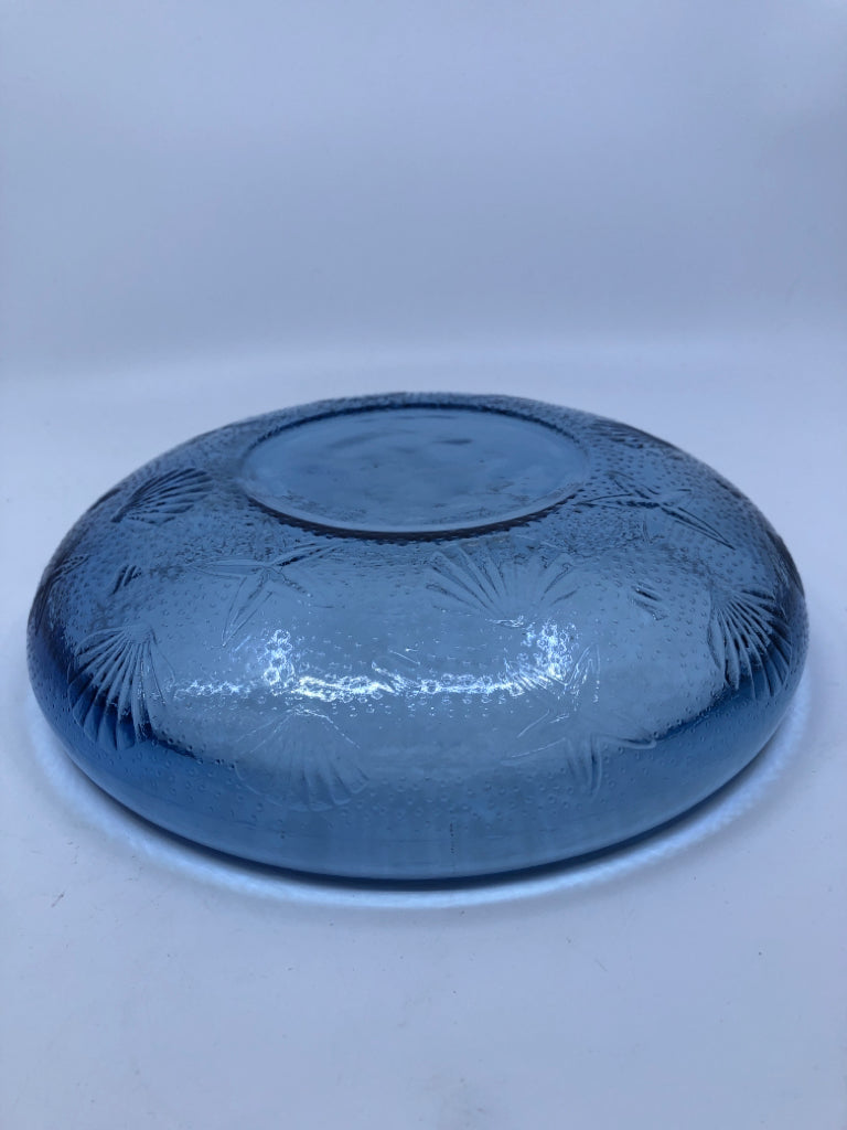 BLUE TEXTURED GLASS BOWL W SEASHELLS.