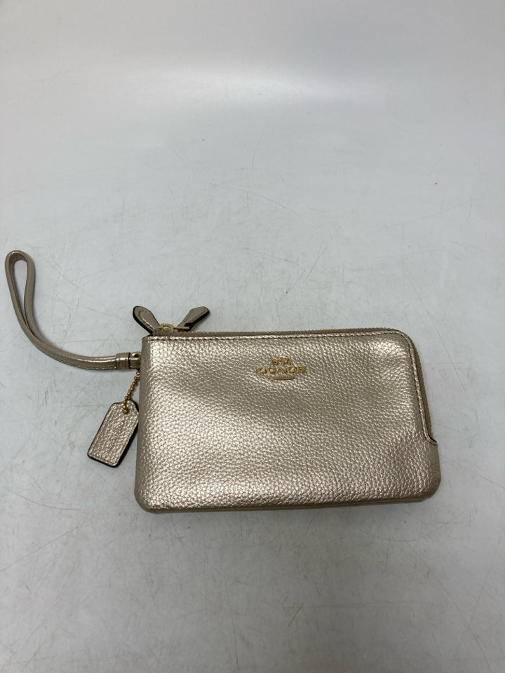 Coach Double Corner Zip Wristlet